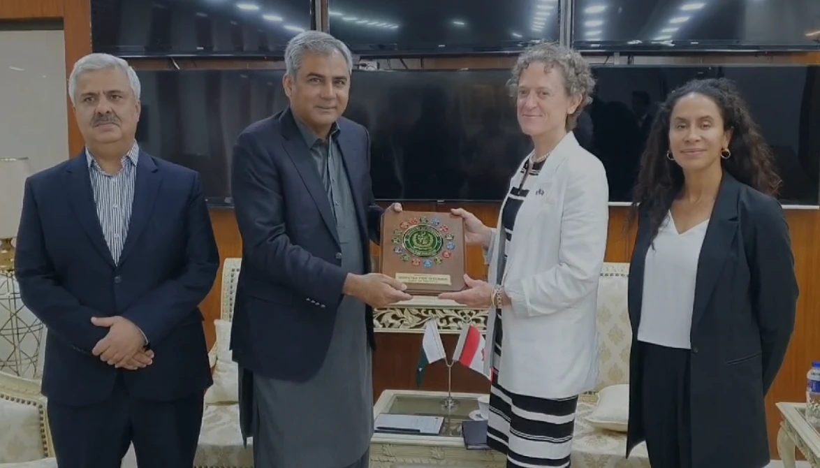 Canadian envoy Leslie Scanlon calls on Interior Minister Mohsin Naqvi