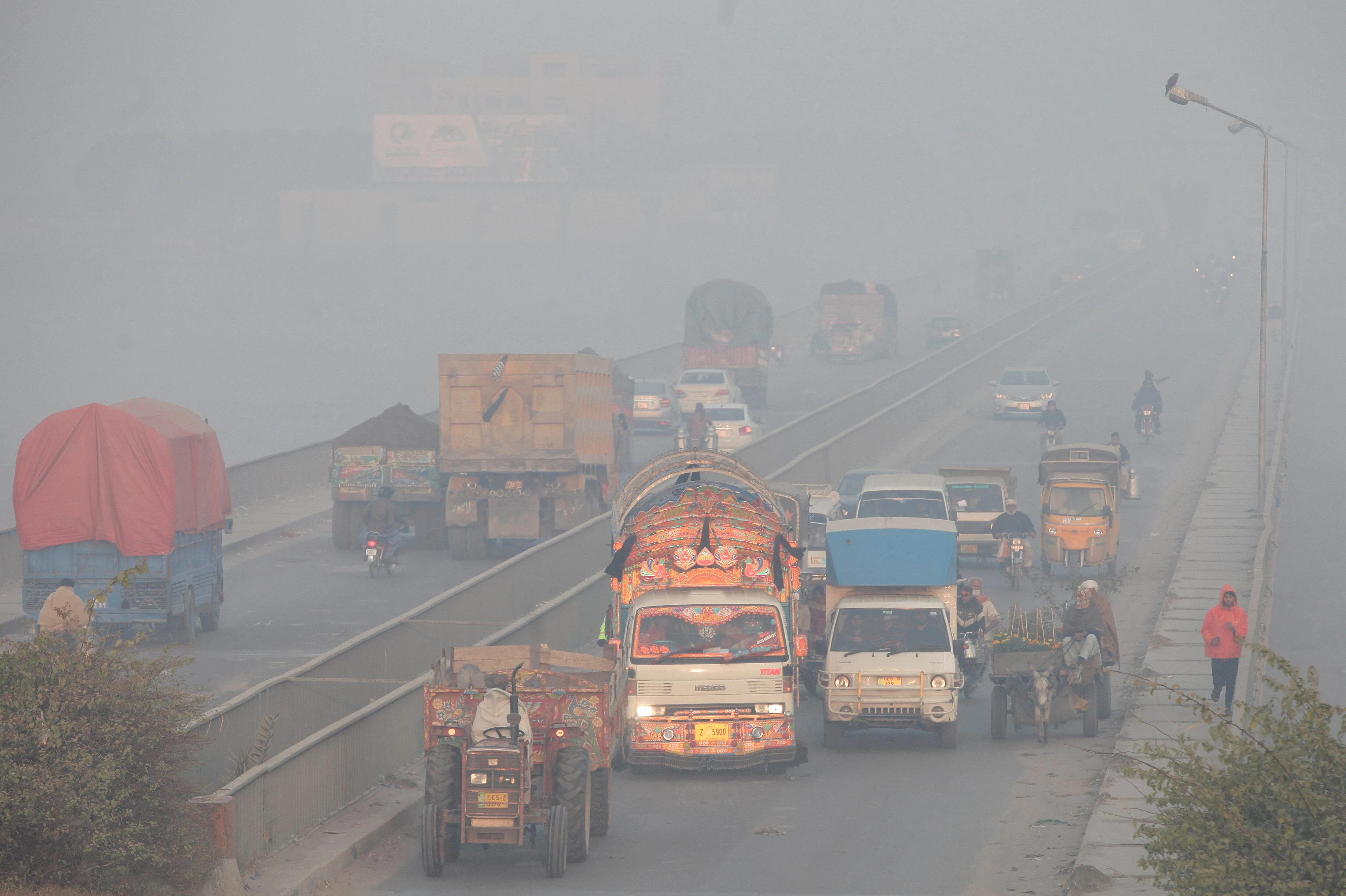 Lahore's air pollution increases, ranked 3rd in world with AQI of 158