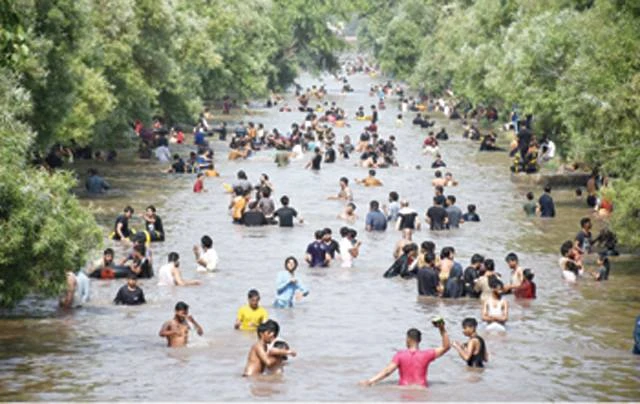 Weather Forecast: Hot and dry conditions persist across Pakistan, chance of rain in some regions