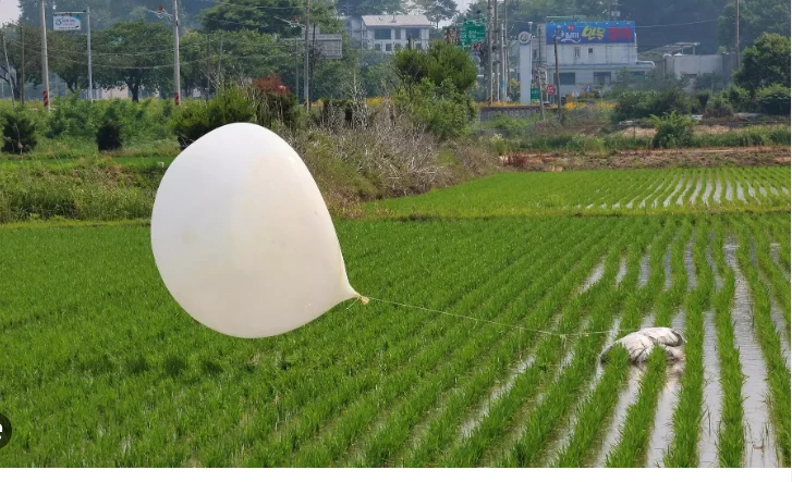 North Korea sends 300 balloons overnight to South