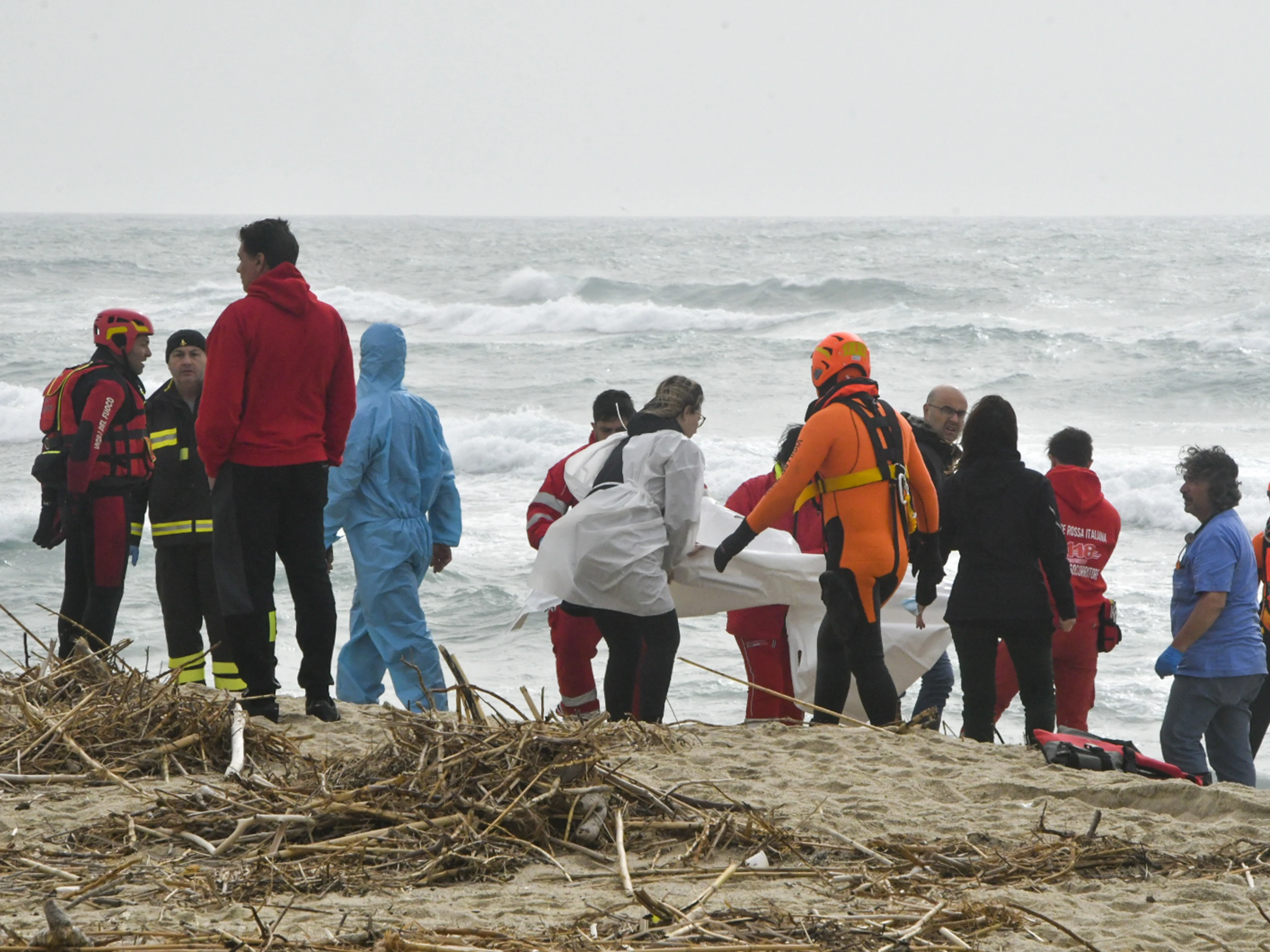 Italy arrests migrant accused of killing teen on shipwrecked boat