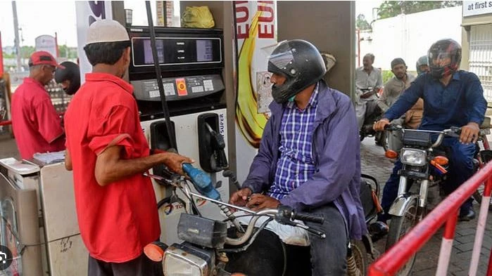 Petrol prices in pakistan likely to go up by Rs7 per litre