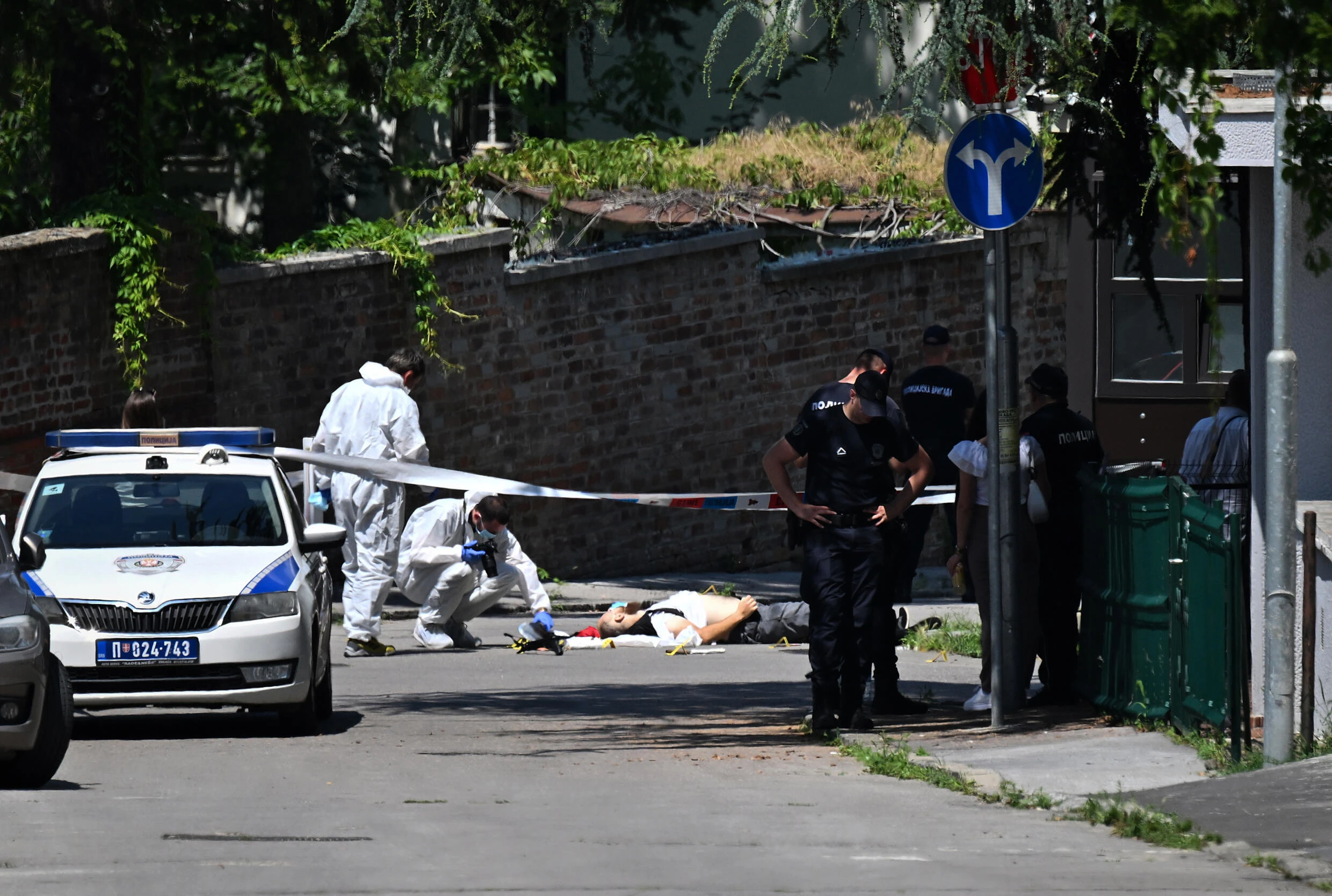 Attacker with crossbow martyred outside Israeli embassy in Belgrade, officer wounded