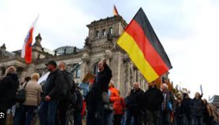 Clashes erupt as far-right AfD states aim to rule Germany