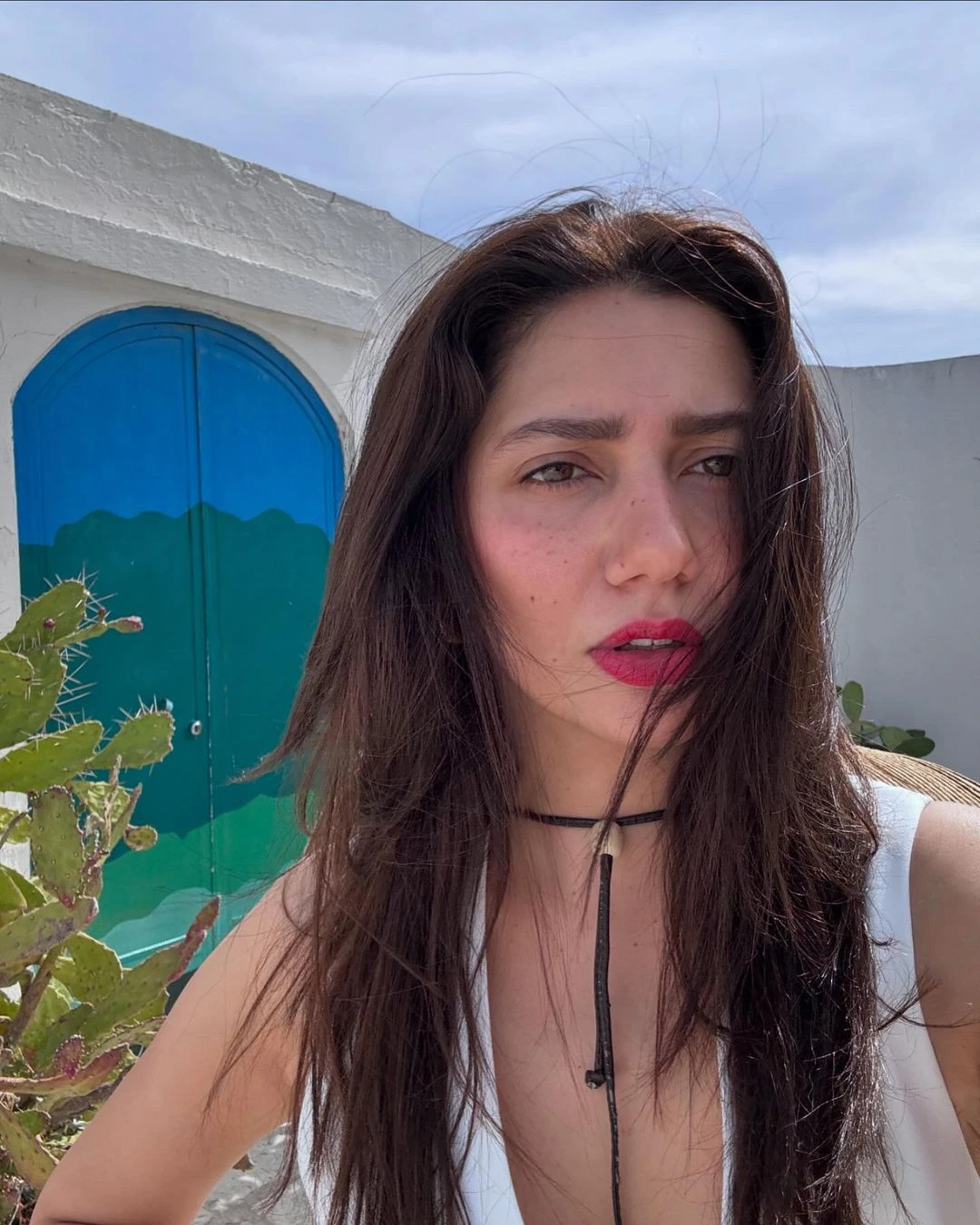 Mahira Khan faces trolls again over 'Western' dress in vacation photos