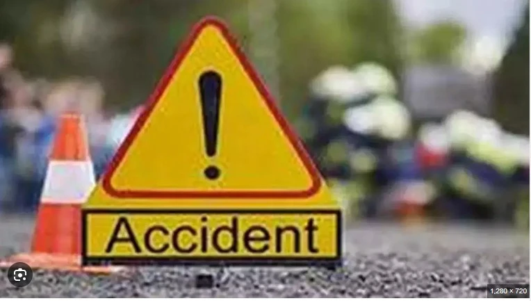 Five die, nine wounded in road mishap in Bhakkar