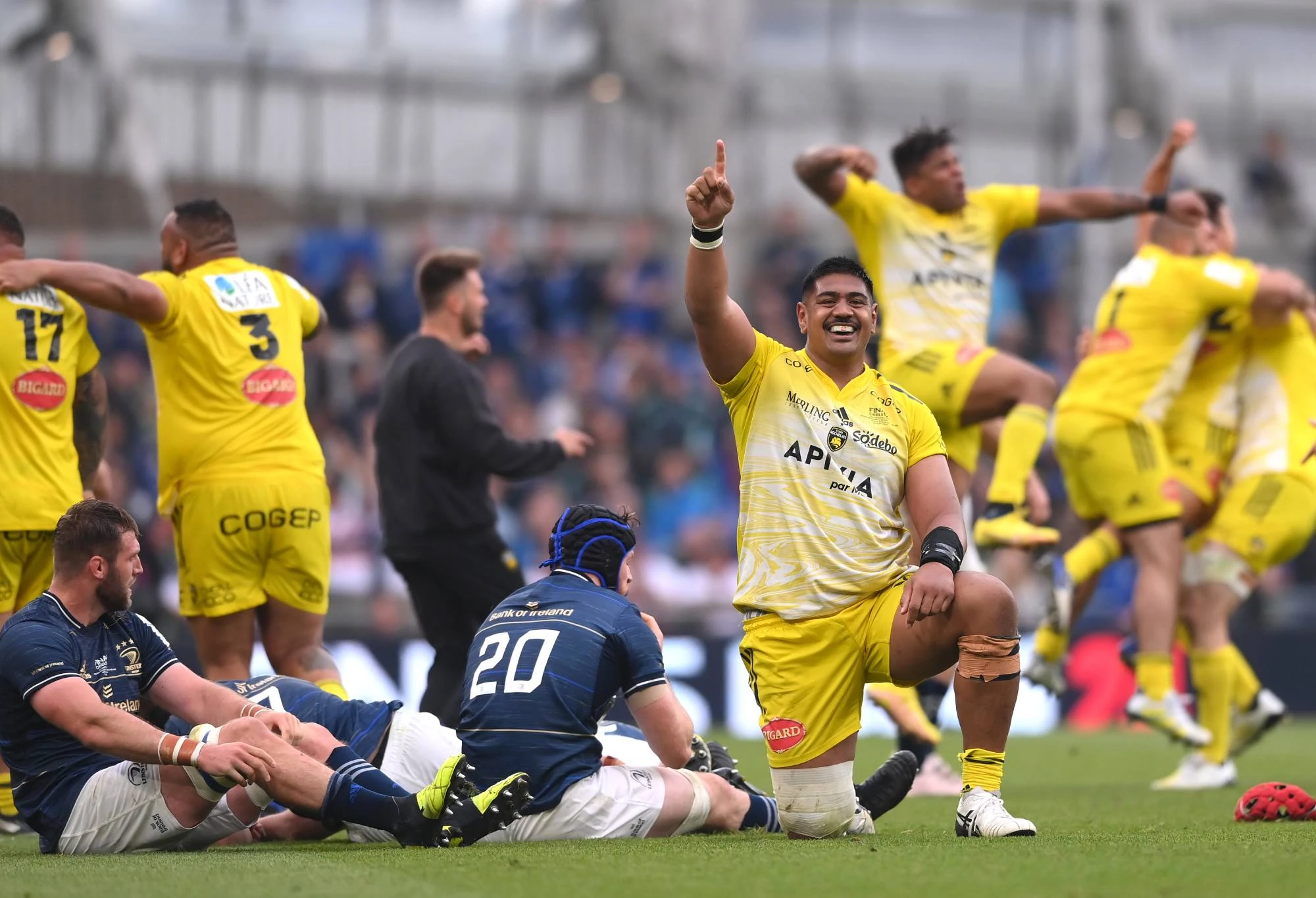 Ex-Wallaby Douglas joins Skelton at La Rochelle