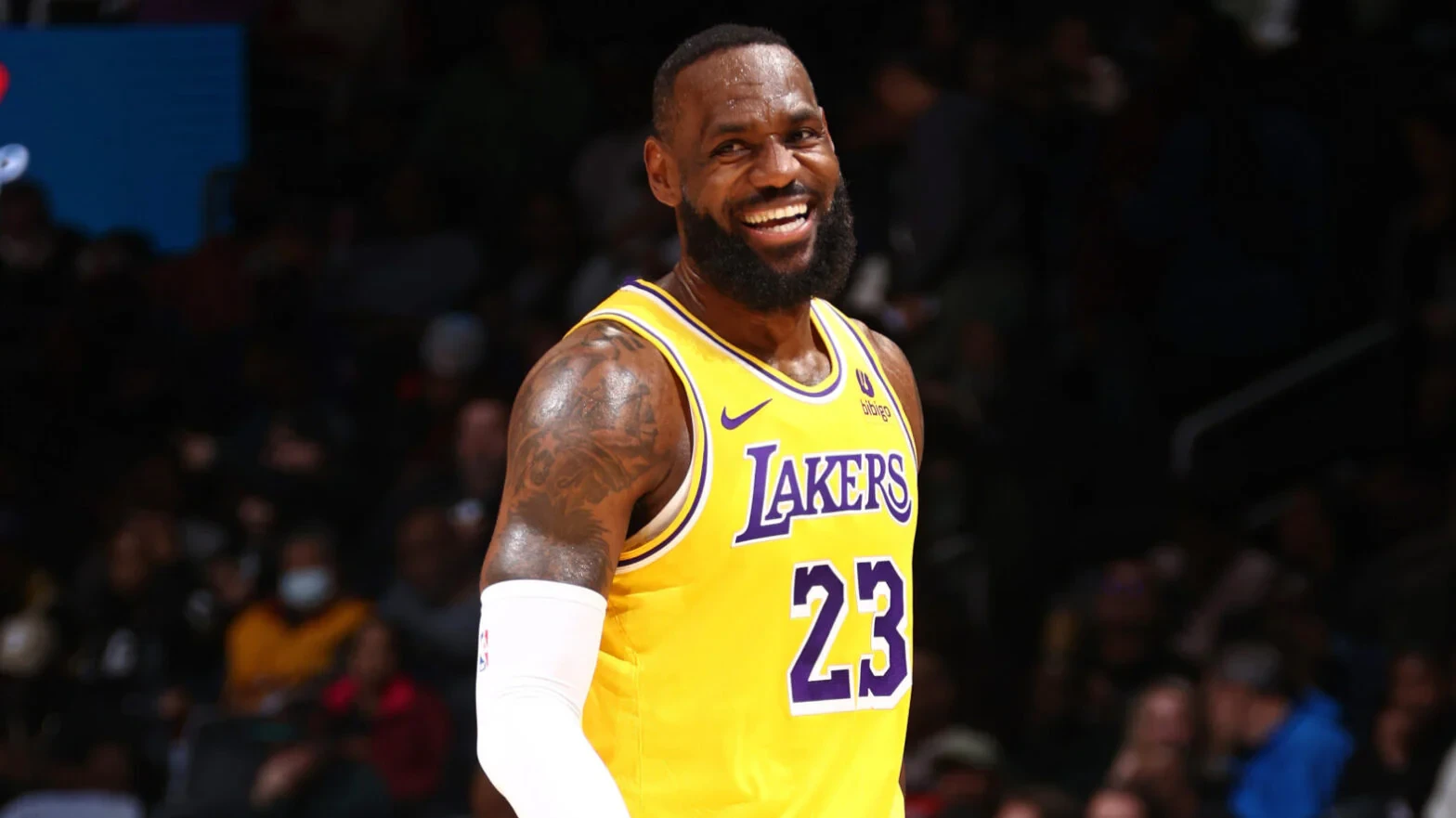 James agrees new two-year deal with Lakers: reports