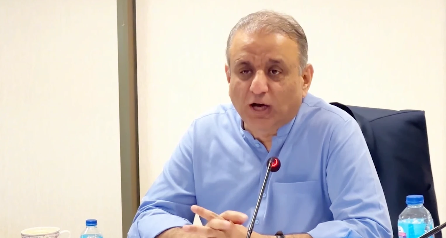 Postponing PIA privatization costs Rs850b: Aleem Khan