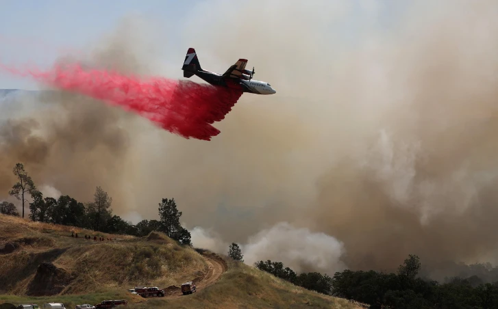 Thousands told to flee raging California wildfire