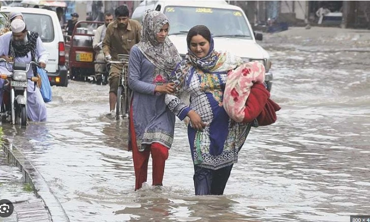 Low-lying areas flooded as Lahore, other Punjab cities receive heavy rains