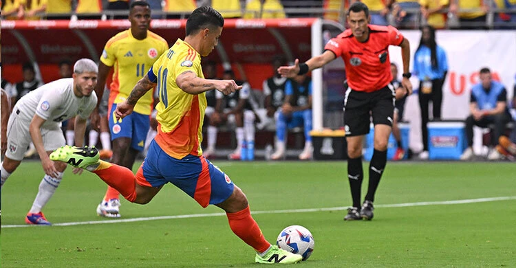 Rodriguez inspires Colombia into semis with 5-0 win over Panama