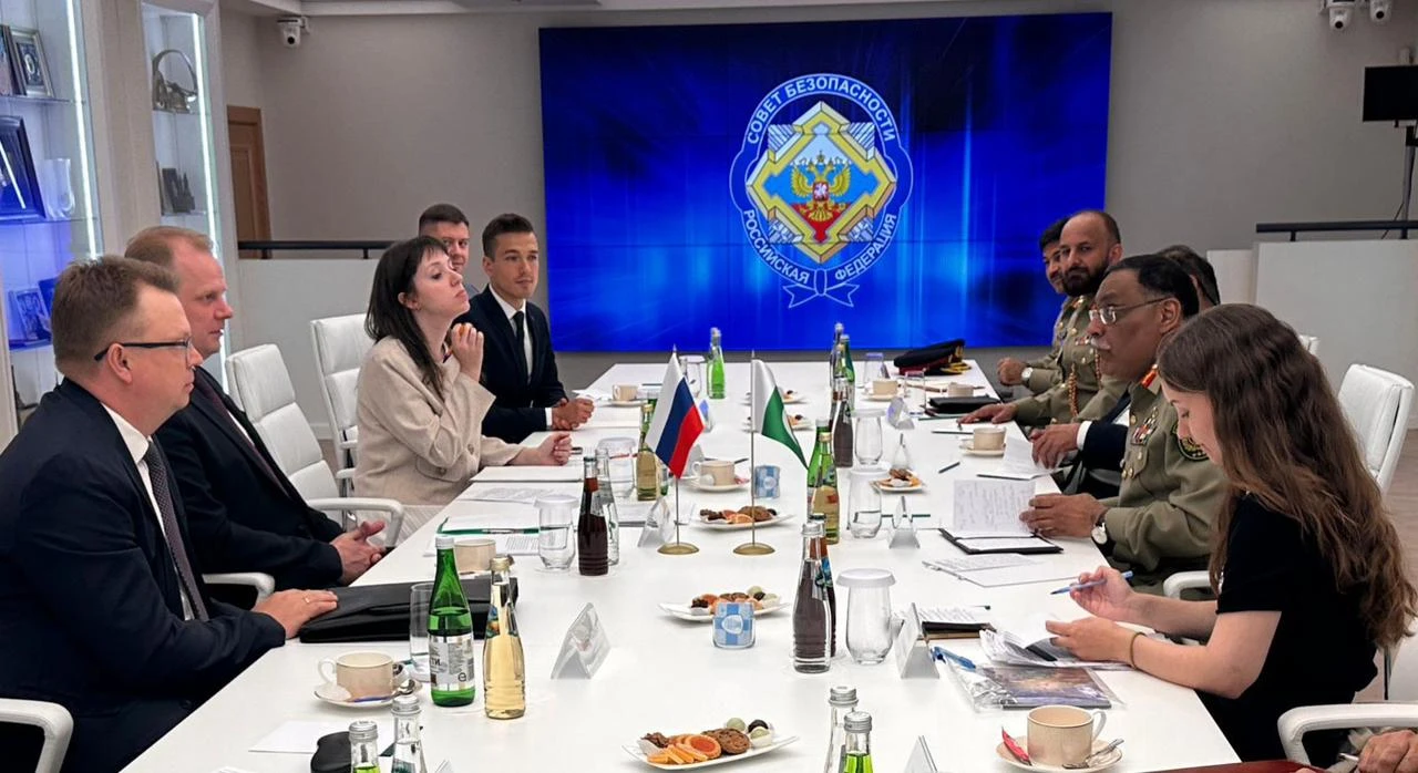 CJCSC General Sahir Shamshad holds meeting with top security leadership during Russia visit