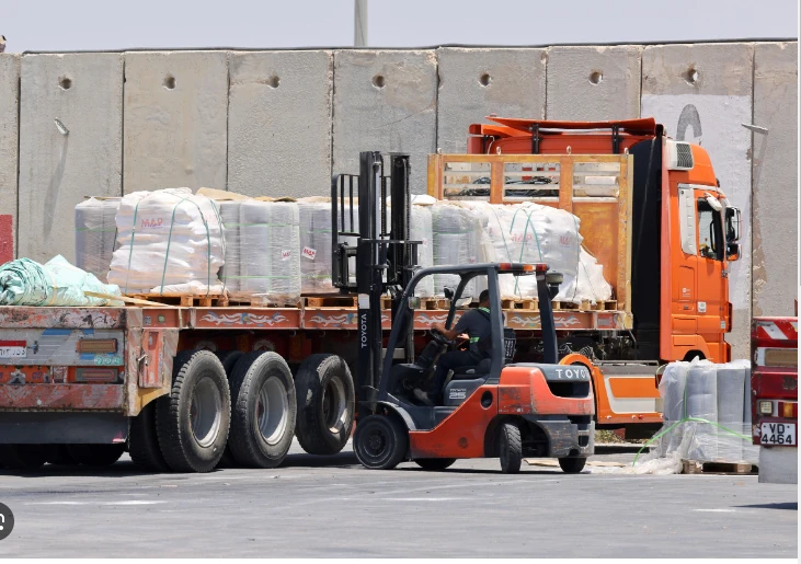 Commercial goods trucked into Gaza after aid logjams