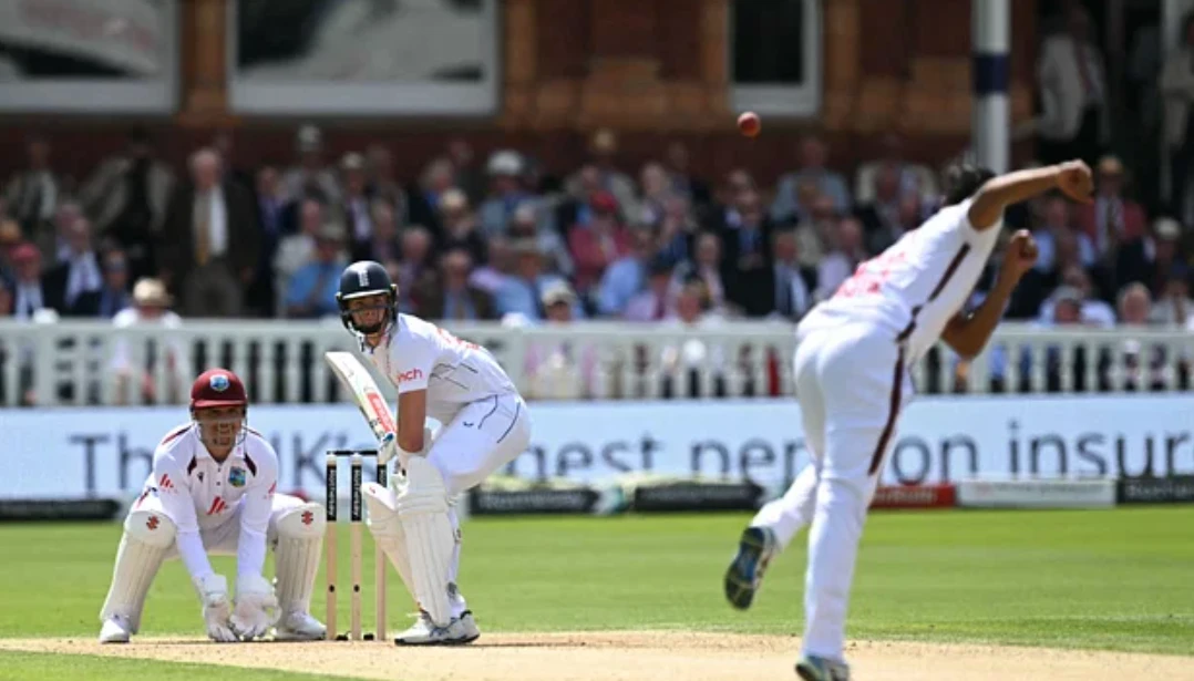 England 371 all out against West Indies in 1st Test, lead by 250 runs