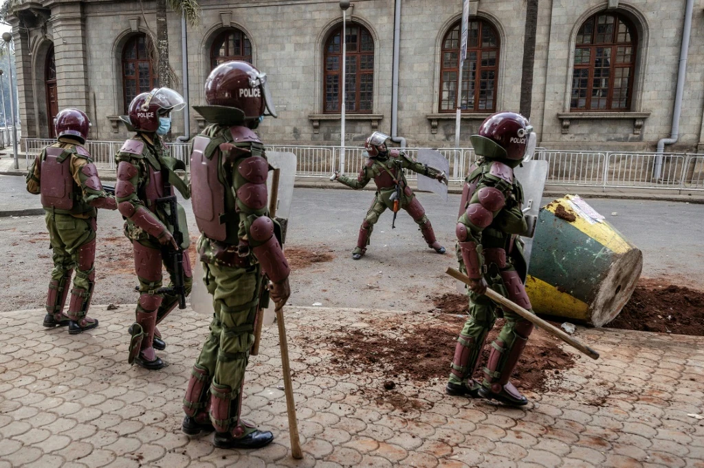 Five inmates, three guards killed in Mogadishu prison break shootout