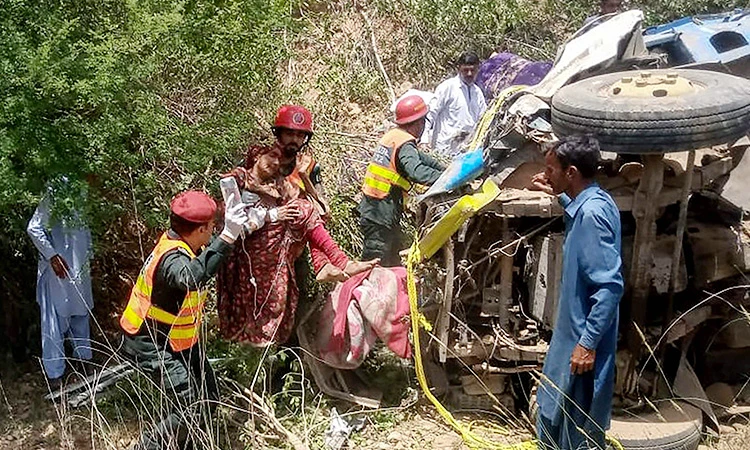 Tourists’ jeep plunges into ditch in Chitral, four dead, 10 injured