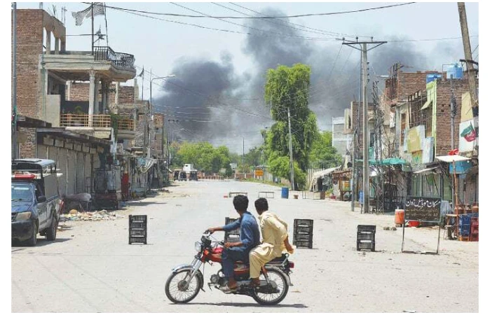 8 soldiers martyred, 10 terrorists killed in attack on Bannu Cantonment