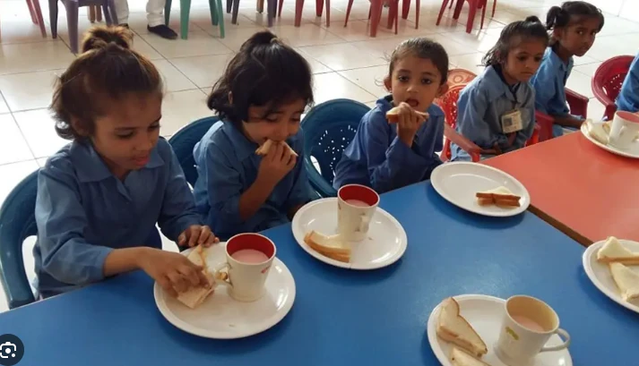 KP CM approves free meal programme in public sector primary schools