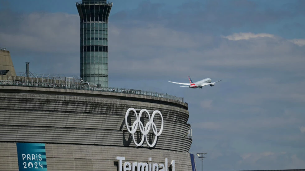 Paris airport staff call off pre-Olympics strike