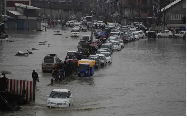 Two kids die as heavy rain lashes many Punjab cities