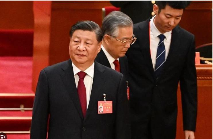 China leaders vow to fight 'risks' plaguing economy