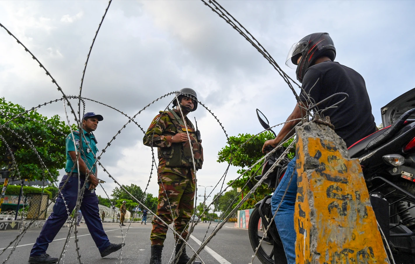 Death toll 163 as diplomats confront Bangladesh FM over violence