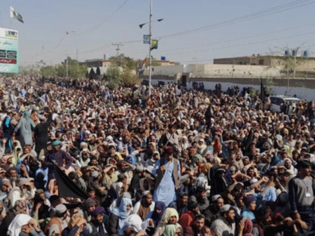 Traders end 10-month sit-in near Chaman after govt restores old system for Pak-Afghan cross-border trade