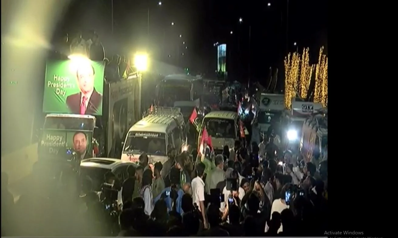 PPP leaders and workers arriving Azadi Chowk Lahore to mark President Zardari’s 69th birthday celebrations