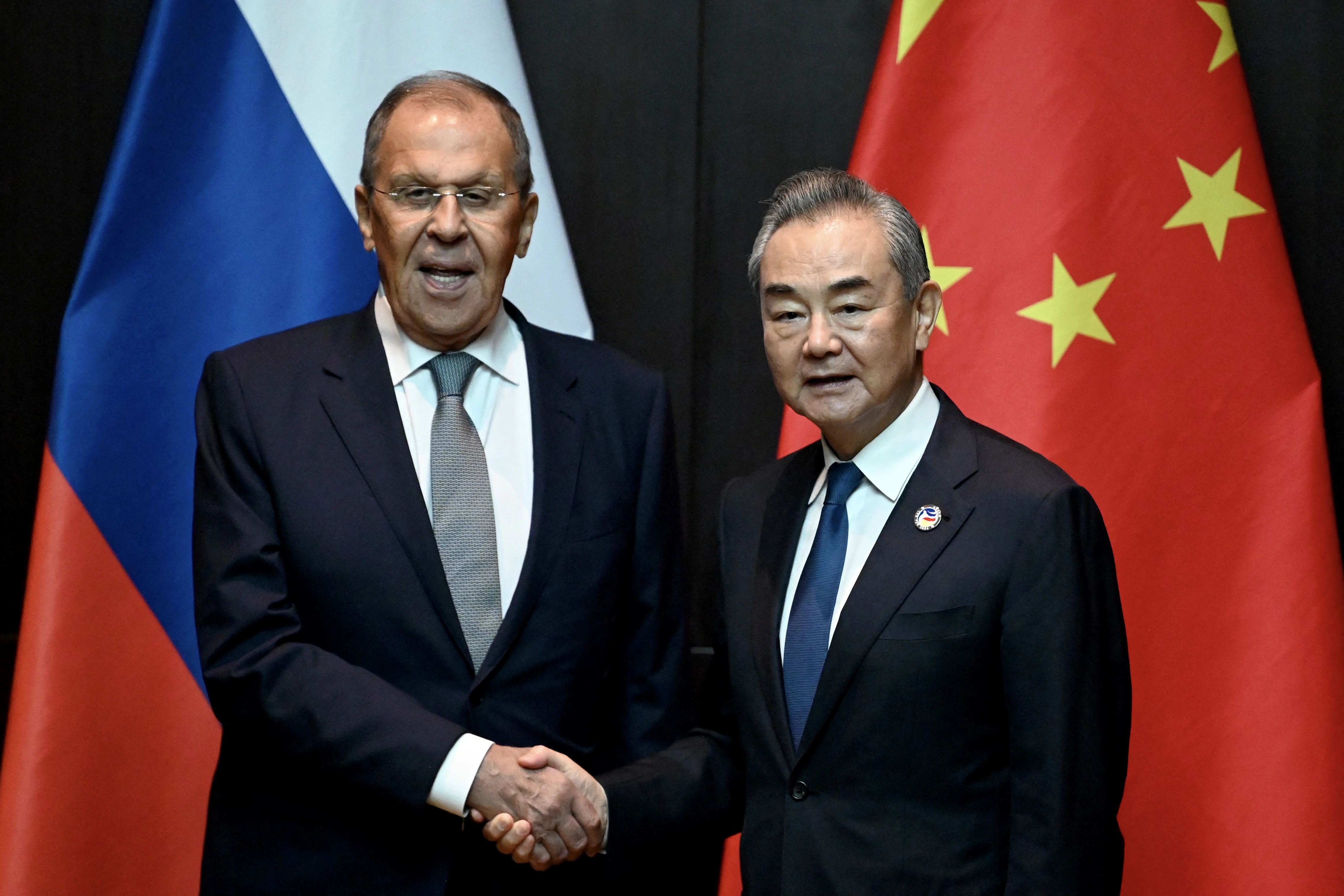 Russia, China FMs meet as ASEAN talks get underway in Laos