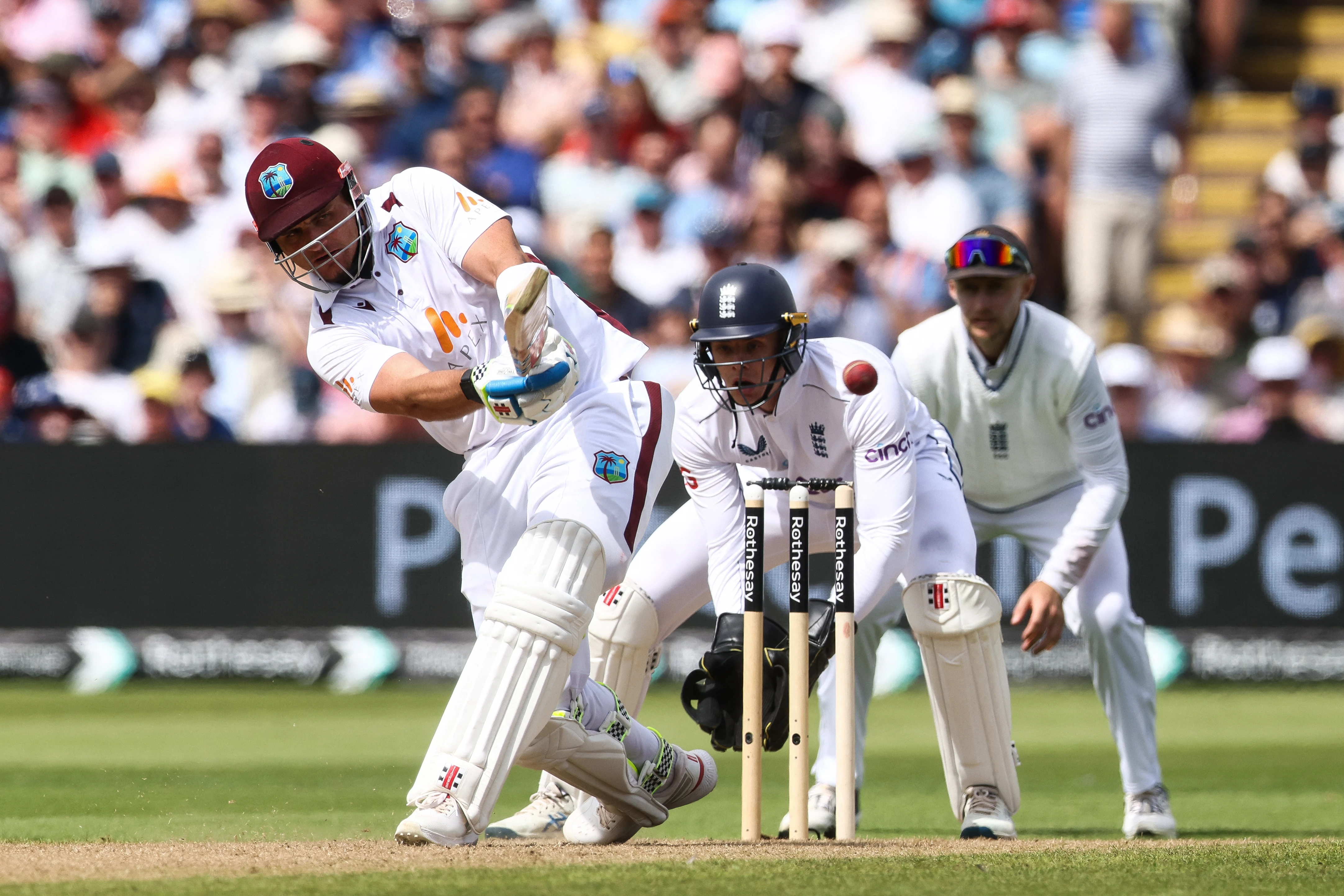 Holder and Da Silva defy England after West Indies collapse