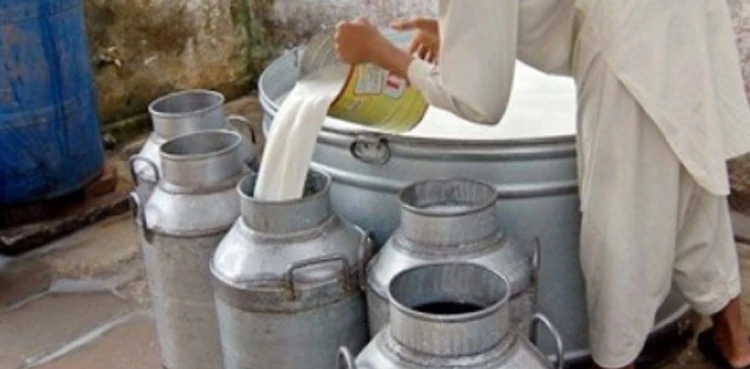 Karachi milk retailers claim 40% drop in milk production due to heatwave