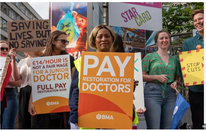 UK govt offers junior doctors 22.3% pay rise to end strikes