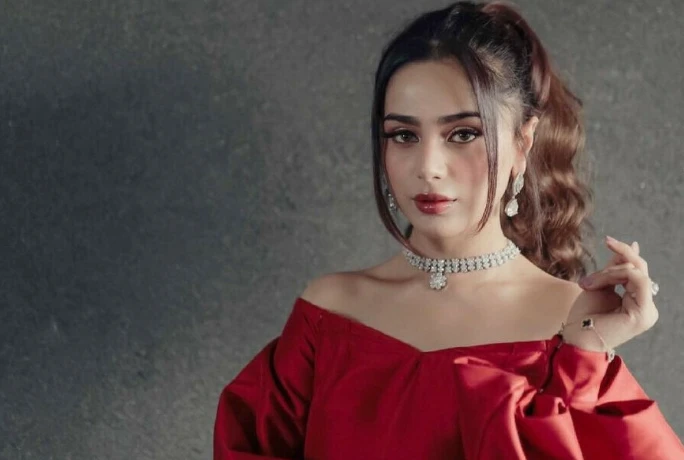 Aima Baig reveals ‘good’ reason for leaving country