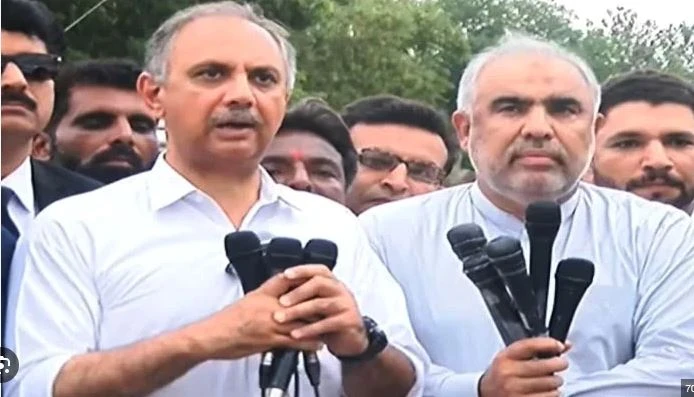 PML-N wants to create rift between Army and PTI: Omar Ayub