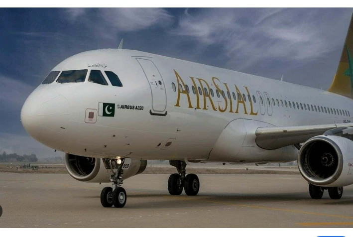 Several international, domestic flights called off at Karachi Airport