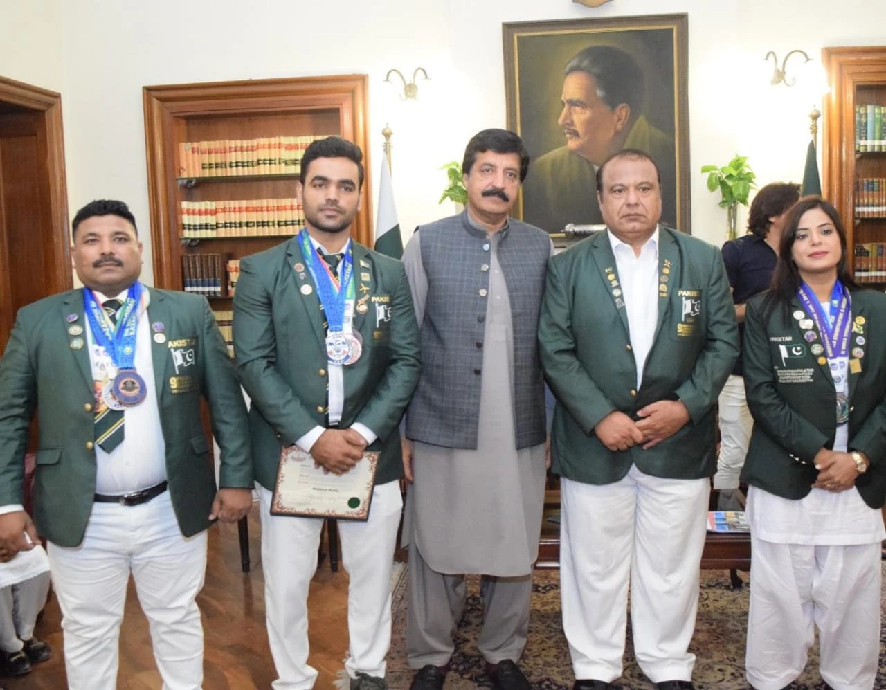 National strength lifter team meet Punjab governor