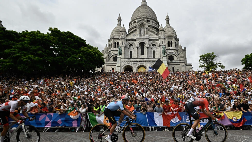 Half a million spectators gather for Paris Olympics cycling road race