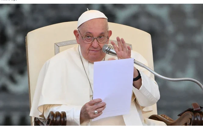 Pope, plugging for books, reveals his love for tragedies