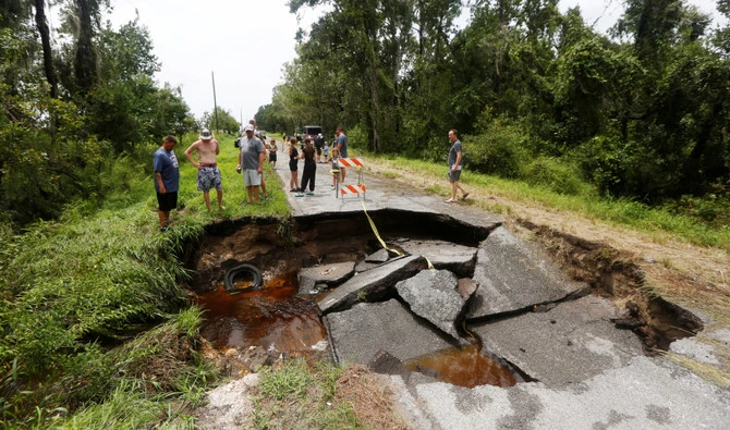 Four killed after Storm Debby hits Florida coast