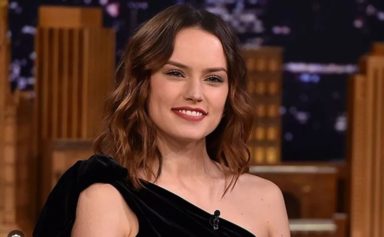 'Star Wars' star Daisy Ridley diagnosed with Graves' disease