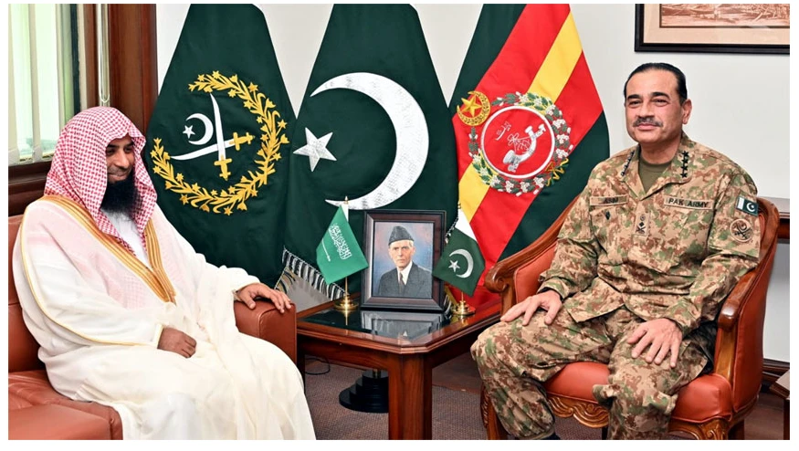 COAS, Imam Masjid Al-Nabawi hold talks at GHQ