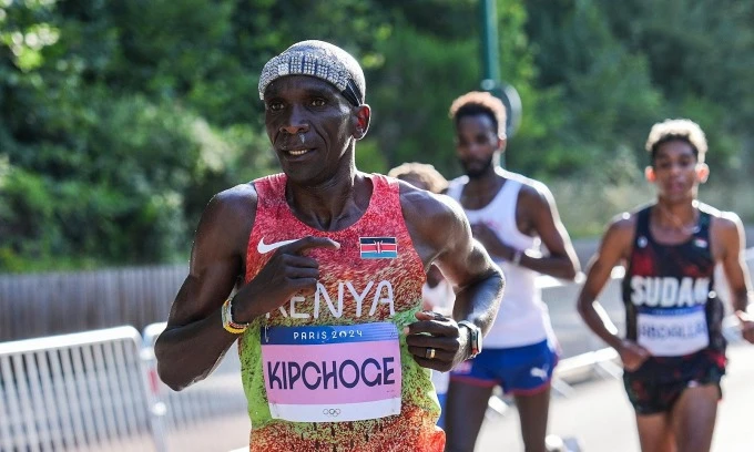 Legend Kipchoge bids farewell to marathon running, hangs up up his shoes