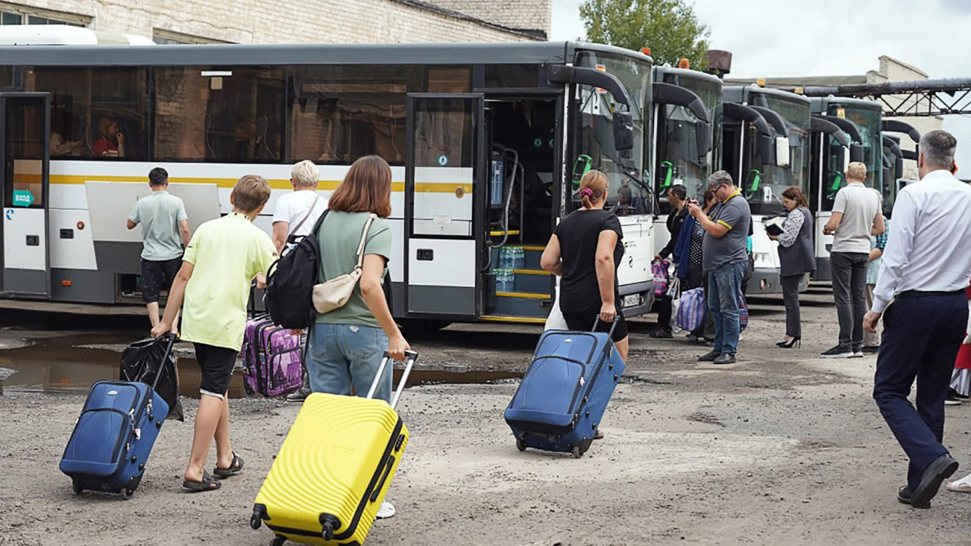 Mass evacuations in Russia as Ukrainian forces advance