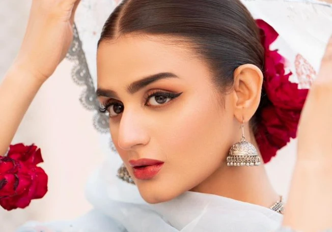 Netizens label Hira Mani as ‘Neeli Pari’ over latest photoshoot