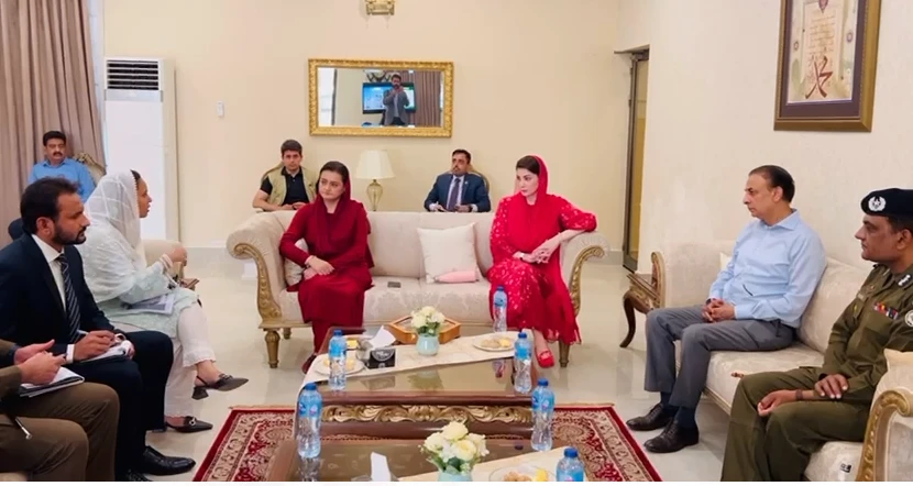 CM Maryam chairs meeting at Multan Airport to review progress on ongoing uplift projects