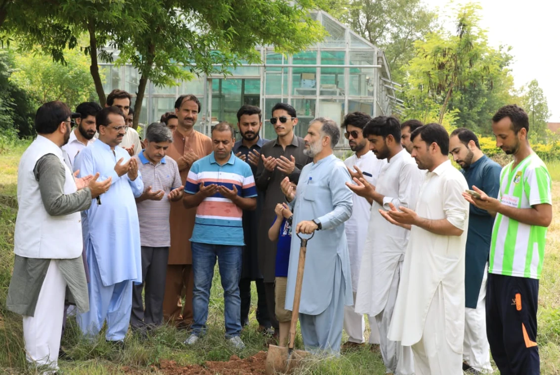 QAU alumni, faculty, students celebrate Independence Day with fruit tree plantation