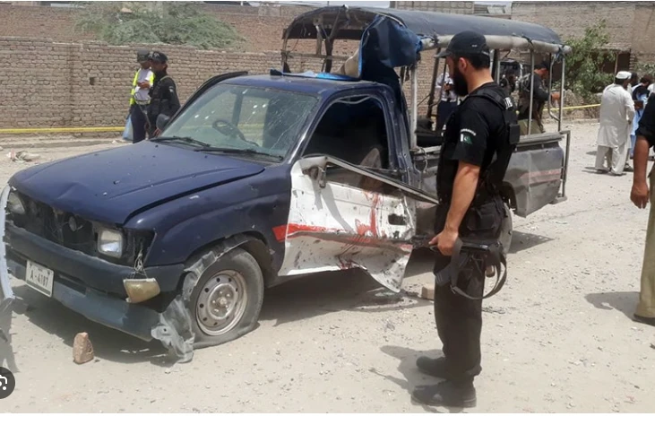 Two cops injured as police van bombed in Peshawar