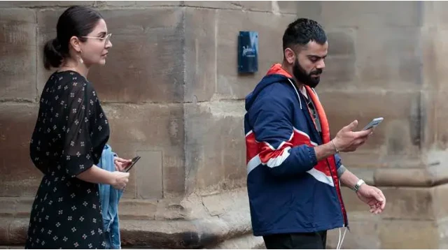  Virat Kohli lives a common man in London streets