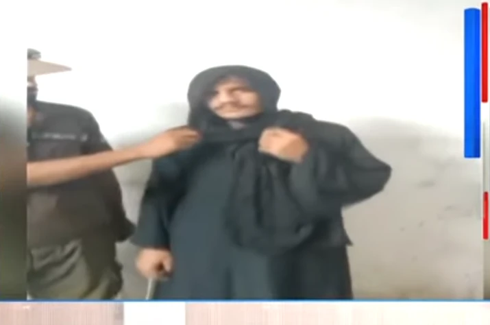 Burqa-clad eve-teaser arrested in Lahore